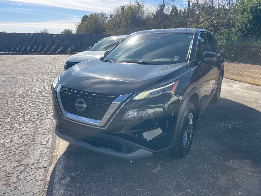2023 Nissan Rogue S's photo