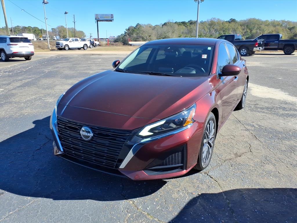 2023 Nissan Altima SV's photo
