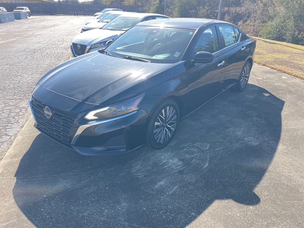 2023 Nissan Altima SV's photo