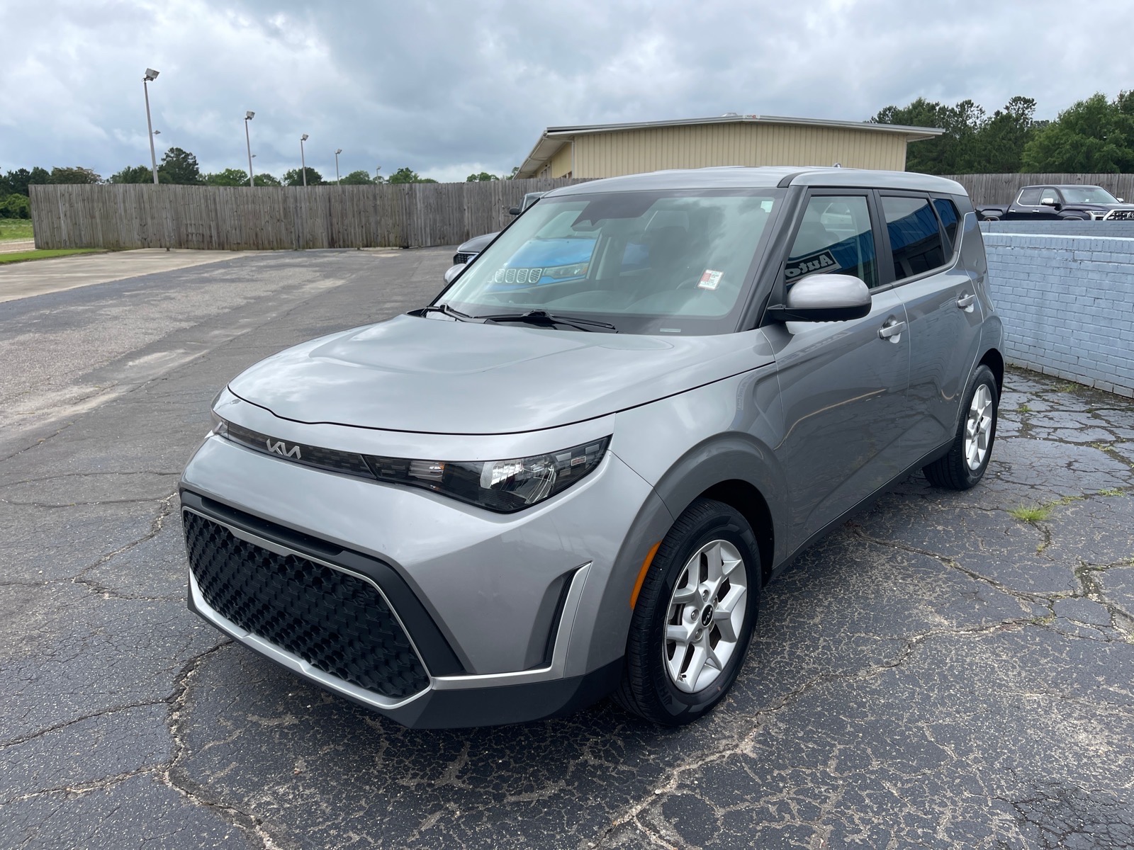 2025 Kia Soul 2.0L LX IVT's photo